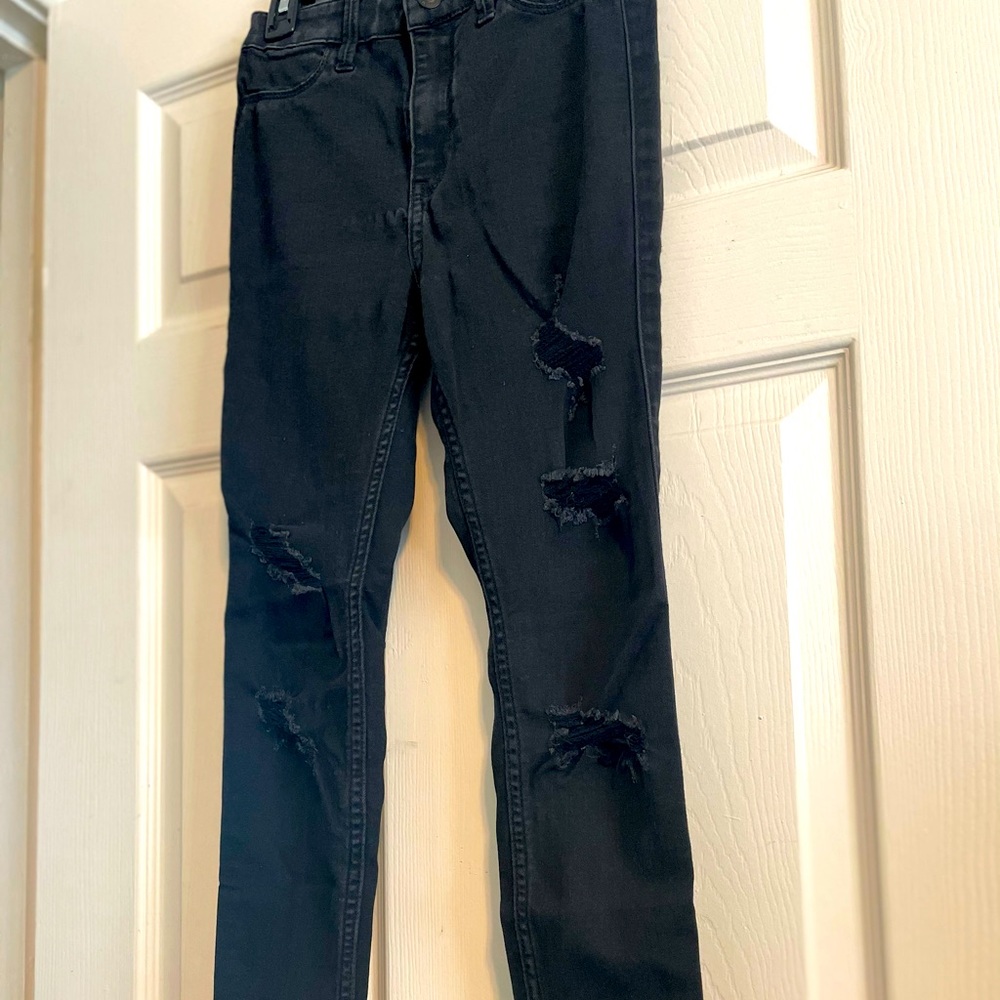 Ripped skinny jeans